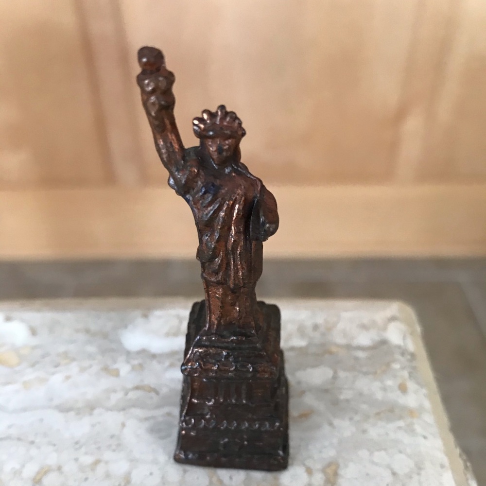1950”s METAL STATUTE OF LIBERTY SOUVENIR